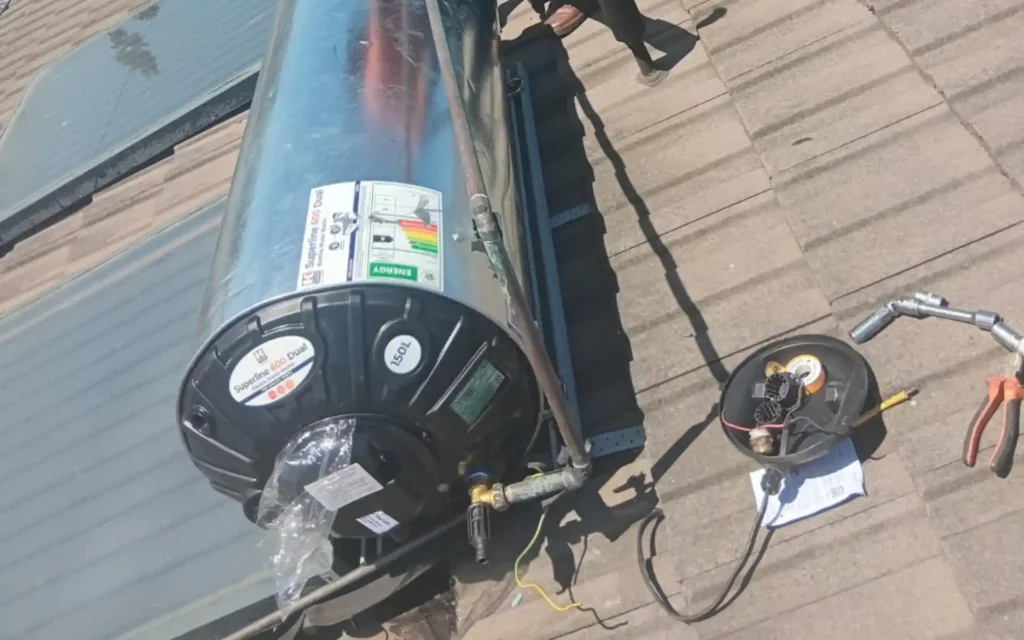 Solar geyser unit for residential installation